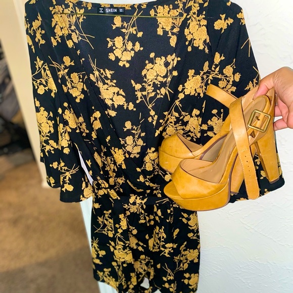 Cute and comfortable black/tan Romper - Picture 2 of 5